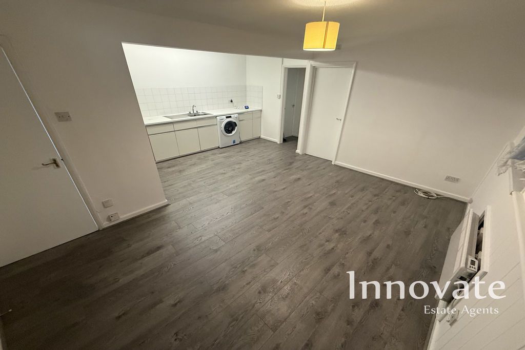 Property photo 2 of 5 Photo 4