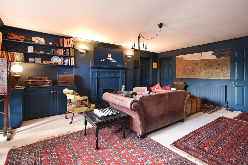 Property photo 1 of 15 Living Room