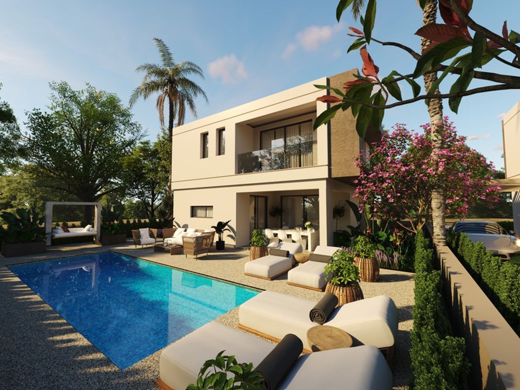 Property photo 2 of 12 Villa &amp; Pool -...