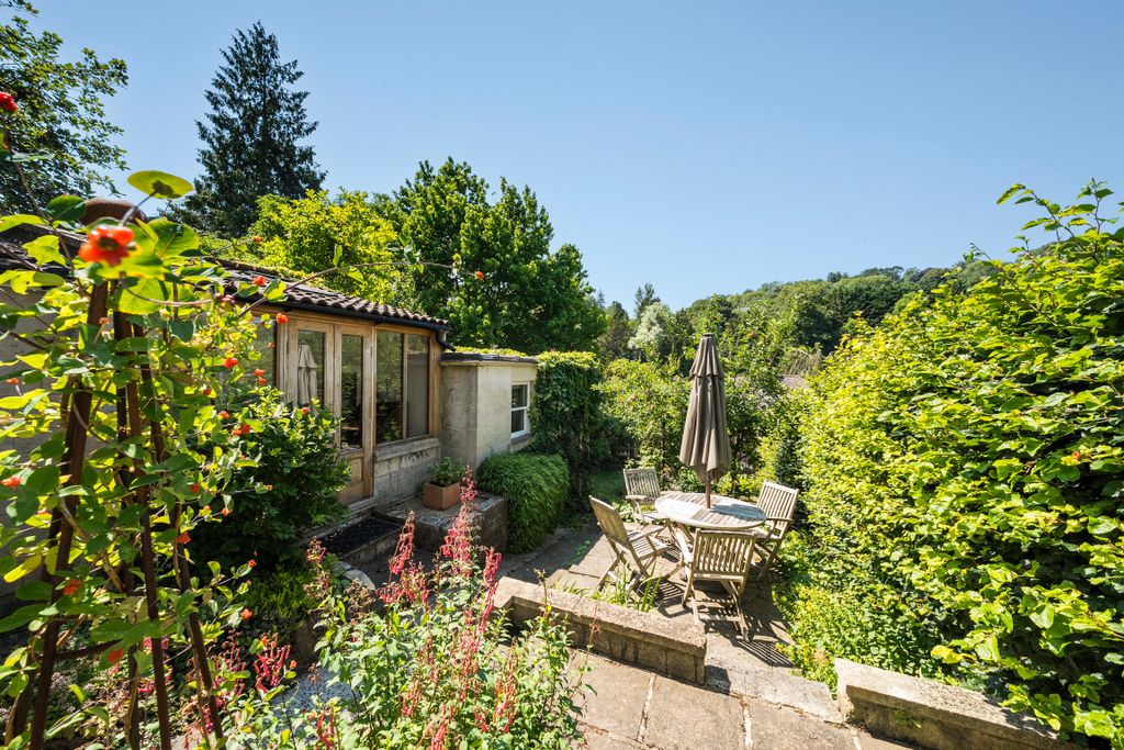 Property photo 2 of 18