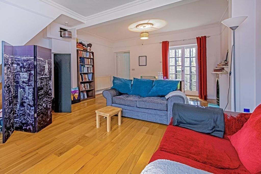Property photo 1 of 5
