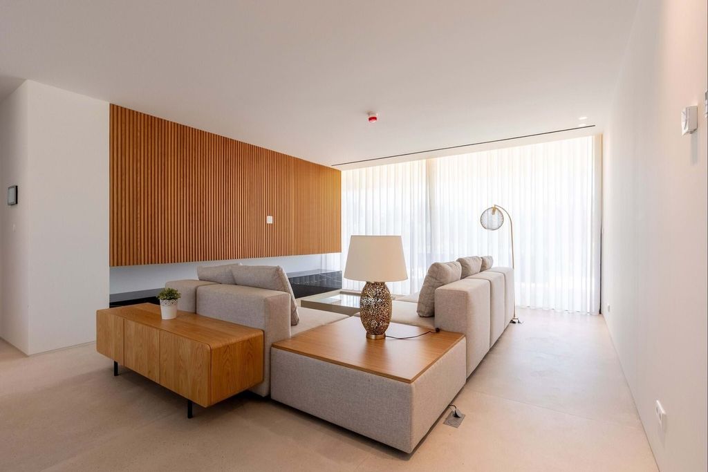 Property photo 1 of 21 Three-Bedroom Duplex Penthouse For Sale In The Creek, Vilamoura