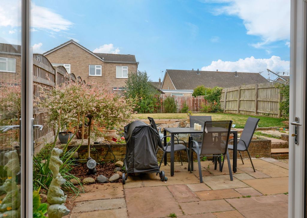Property photo 2 of 19