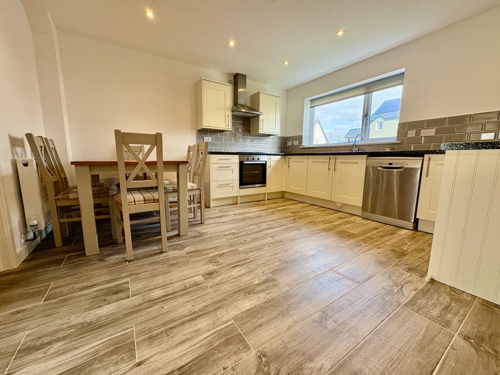 Property photo 2 of 28 Gallery