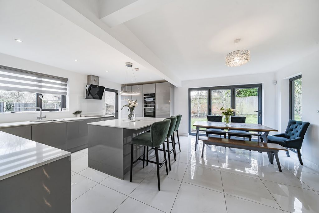 Property photo 3 of 26