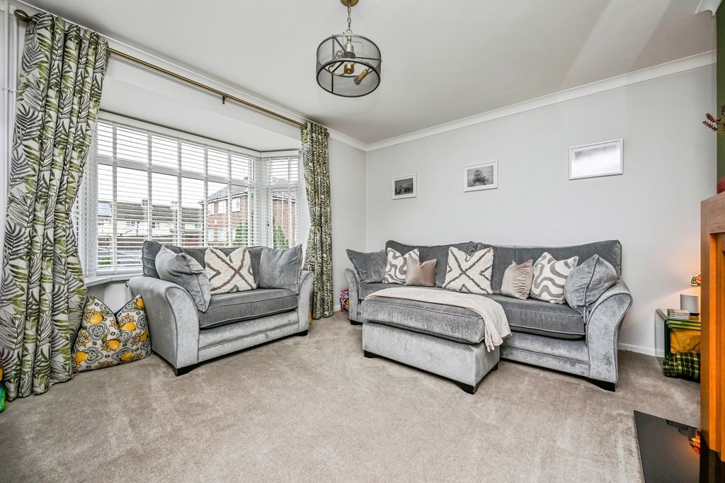 Property photo 3 of 17 Photo