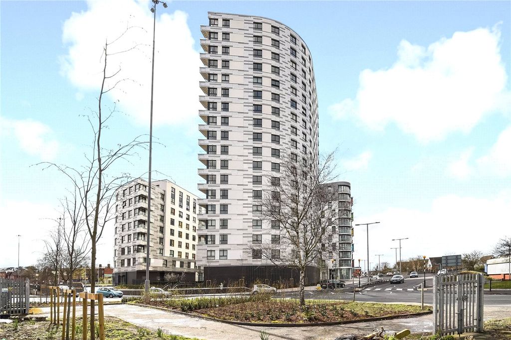 Property photo 2 of 7 Front