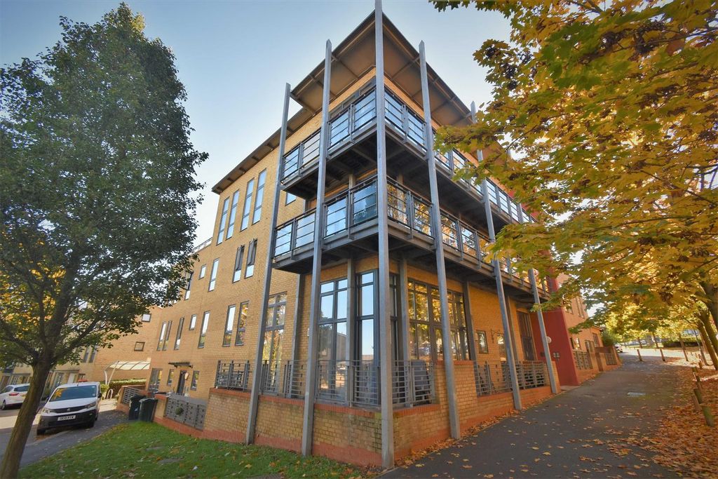 Property photo 1 of 5