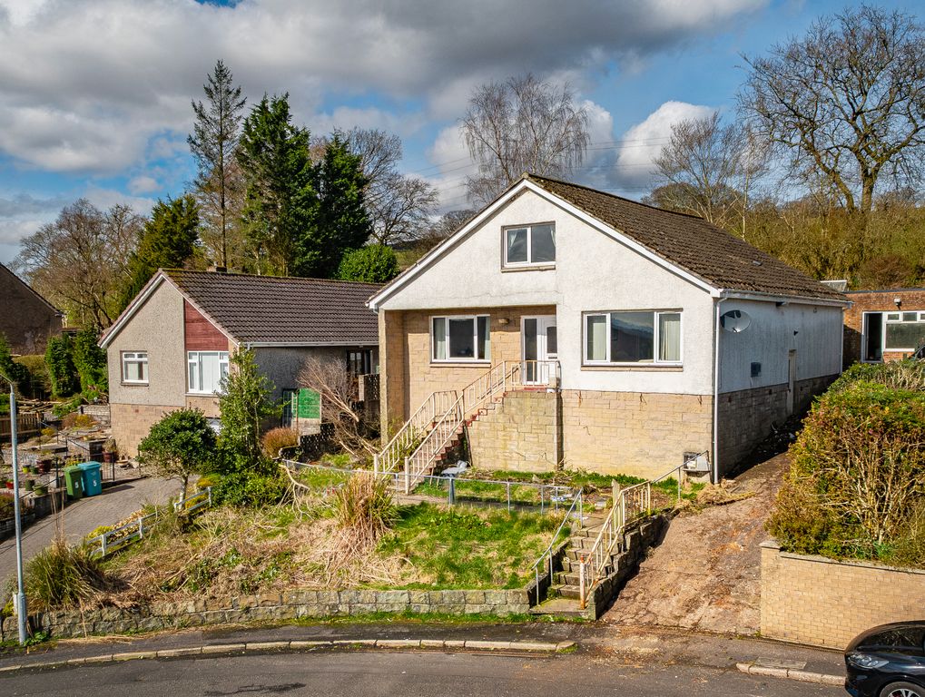 Property photo 1 of 32