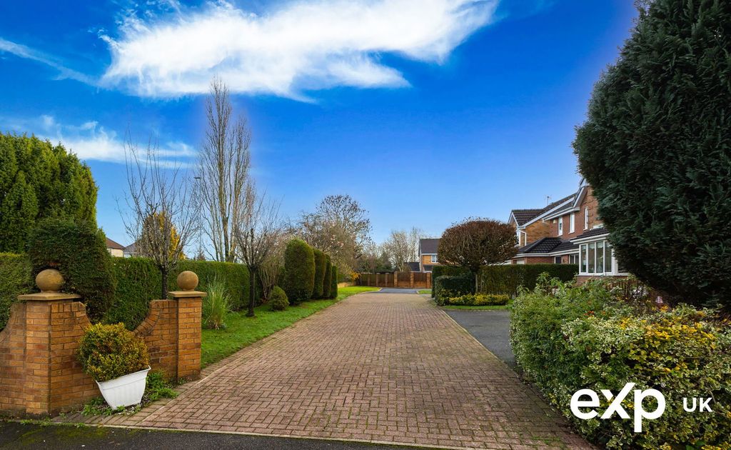 Property photo 2 of 34