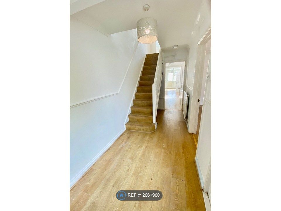 Property photo 2 of 22 Hallway