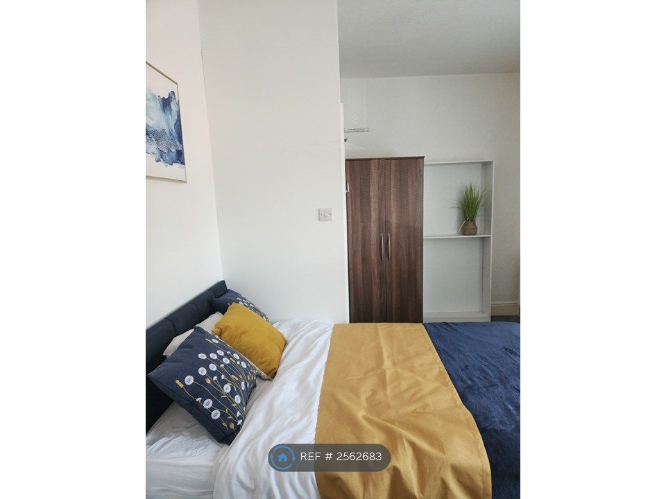 Property photo 2 of 11 Very Large Double Room En-Suite