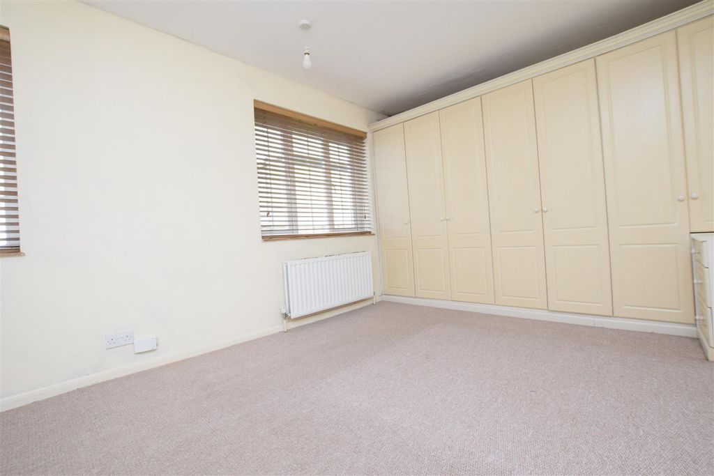 Property photo 2 of 8 Bedroom 1