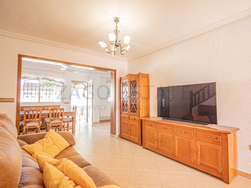 Property photo 2 of 40