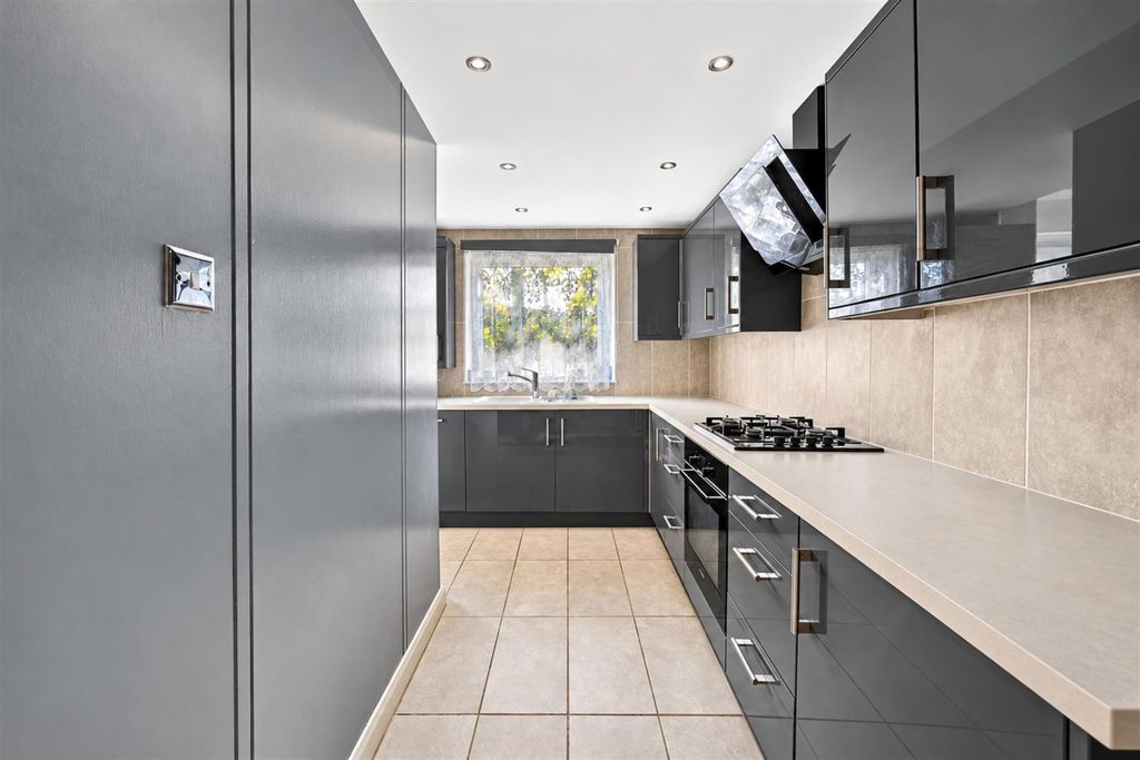 Property photo 2 of 14 Kitchen 2.Jpg