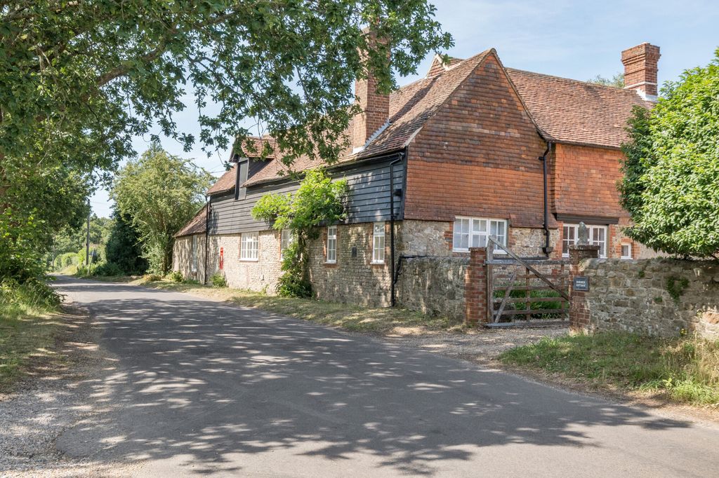 Property photo 2 of 17 2