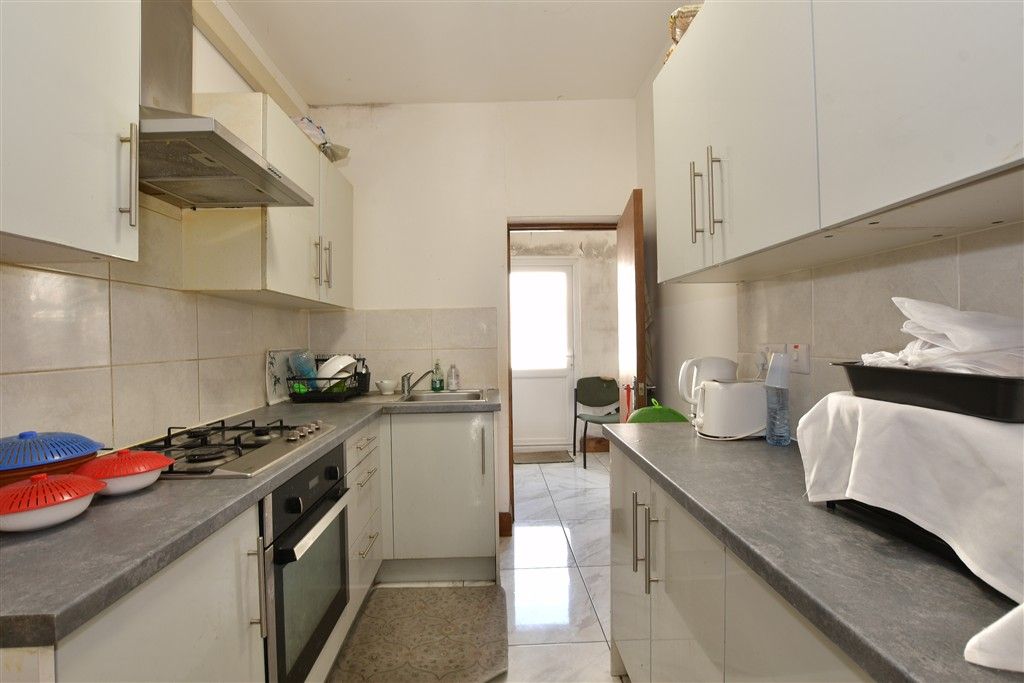 Property photo 1 of 9 Kitchen