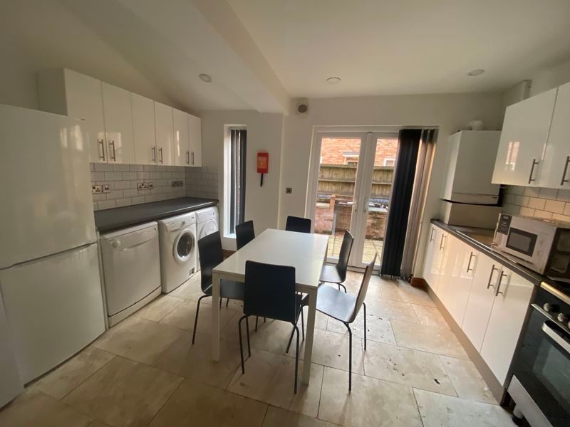 Property photo 1 of 9 Photo 2