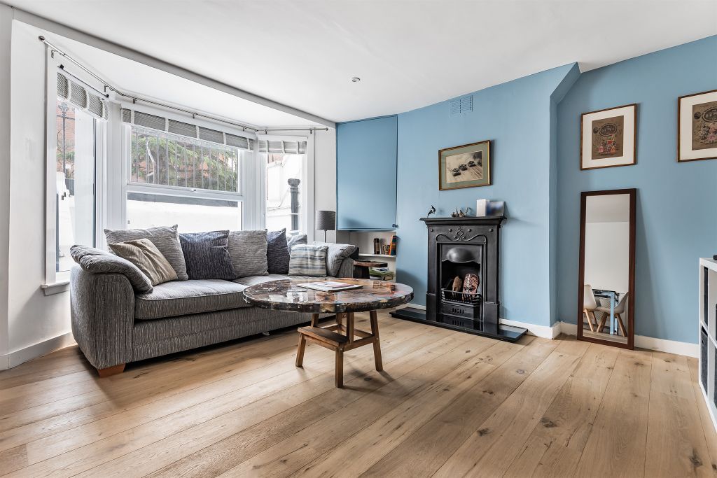 Property photo 1 of 12