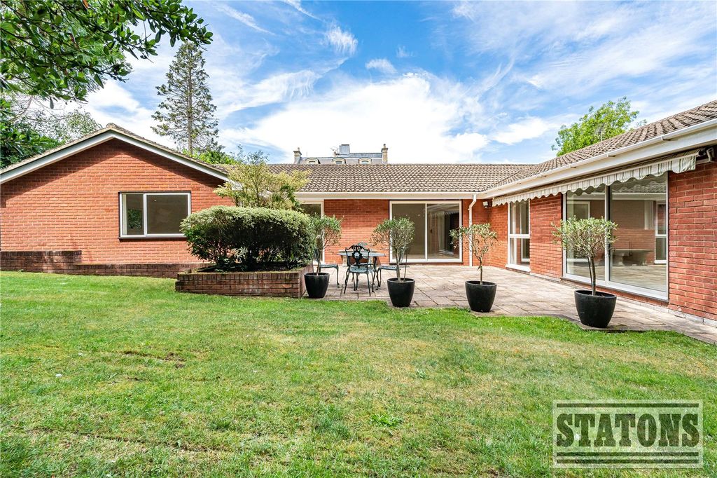 Property photo 2 of 22 Picture No. 77