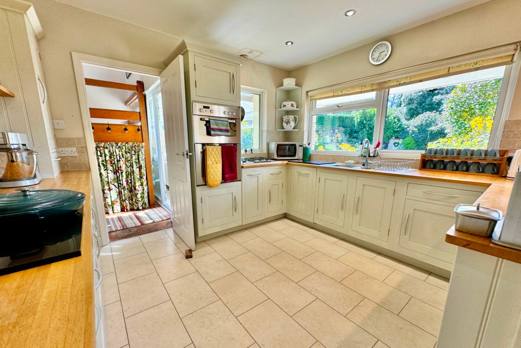 Property photo 3 of 24 Kitchen
