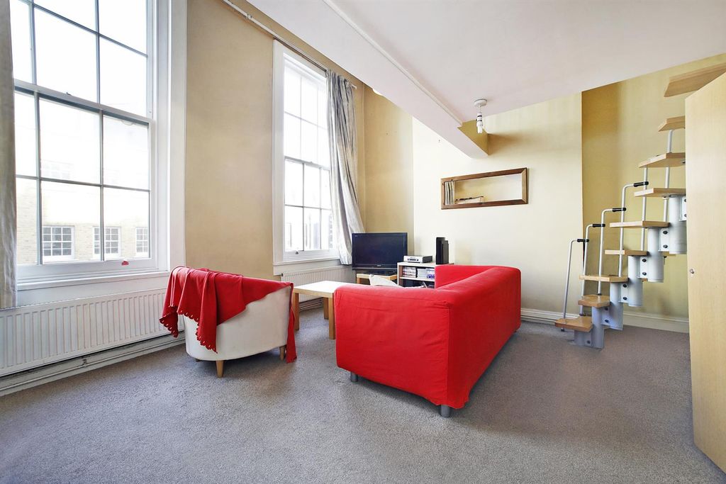 Property photo 2 of 11