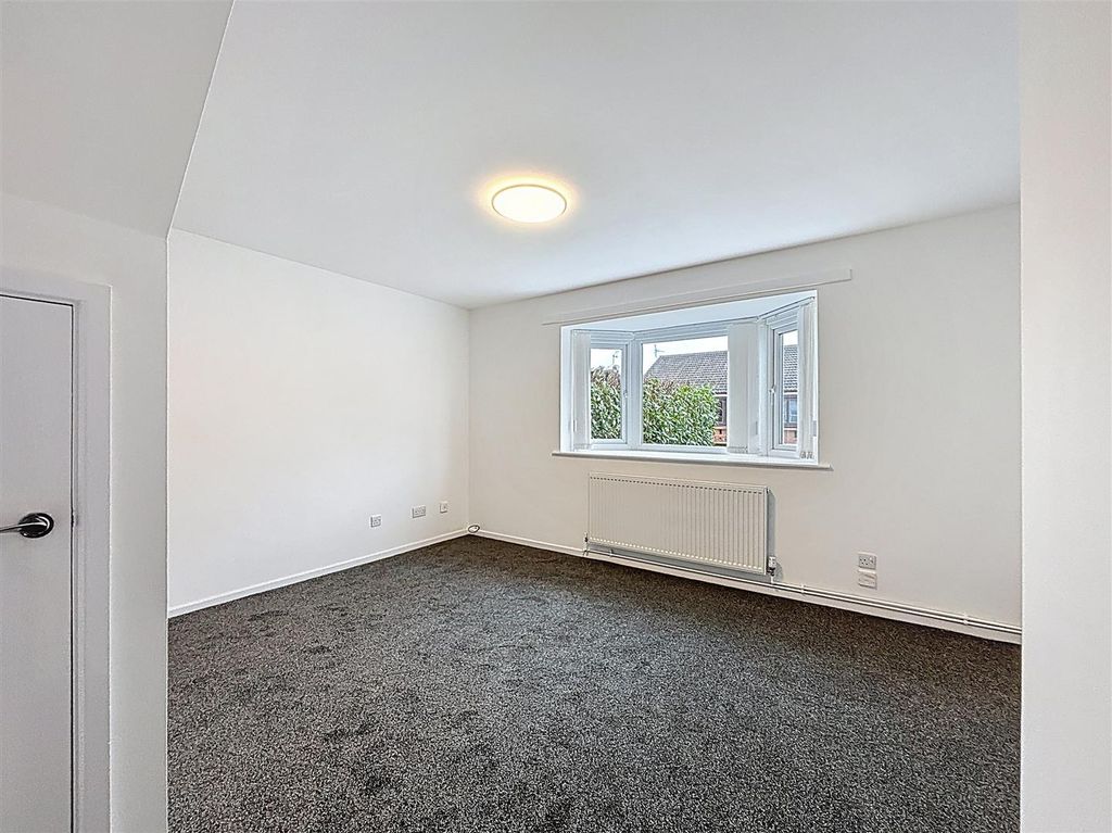 Property photo 2 of 13 Lounge