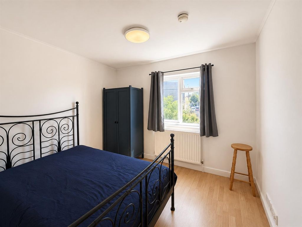 Property photo 2 of 6 2D2C6194-Fcae-4D3A-B467-Ad557D433D50.Png
