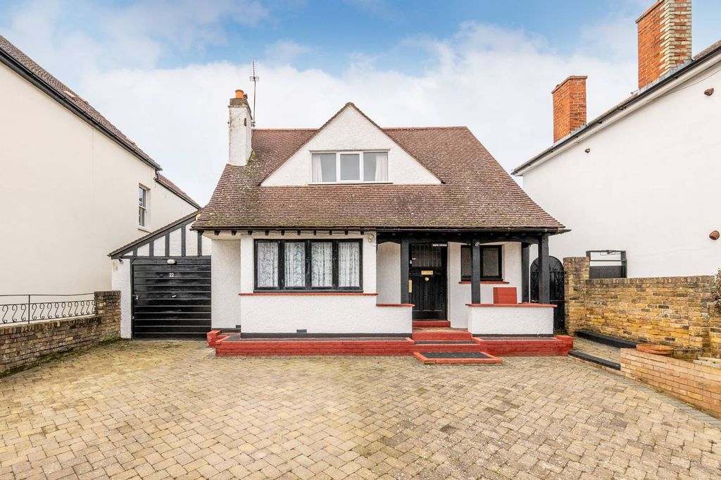 Property photo 1 of 12