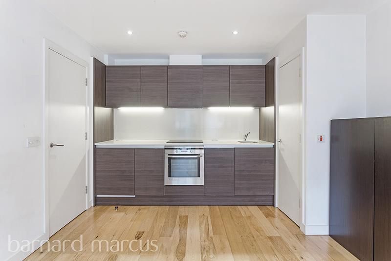Property photo 2 of 7 Kitchen