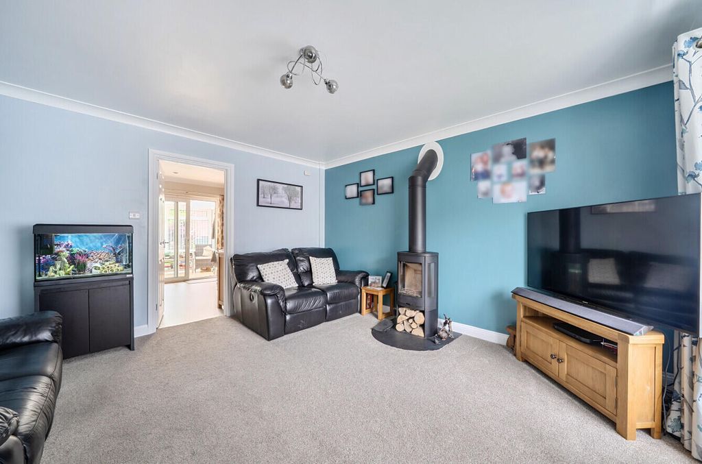 Property photo 2 of 14 Sitting Room
