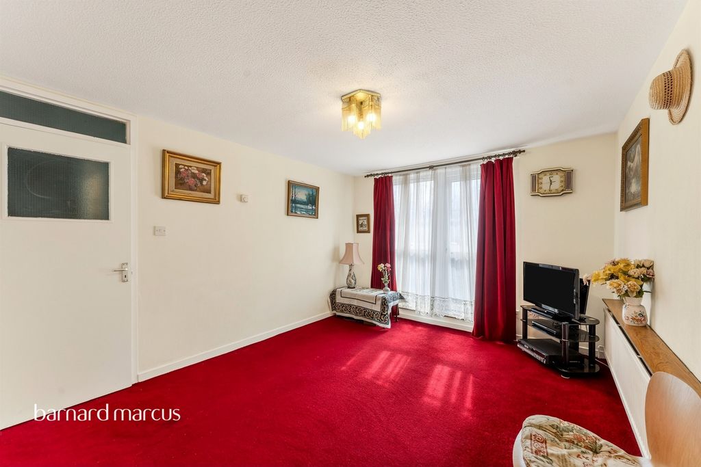 Property photo 3 of 11