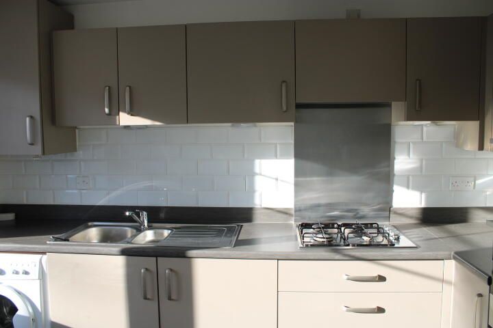 Property photo 3 of 25 Kitchen