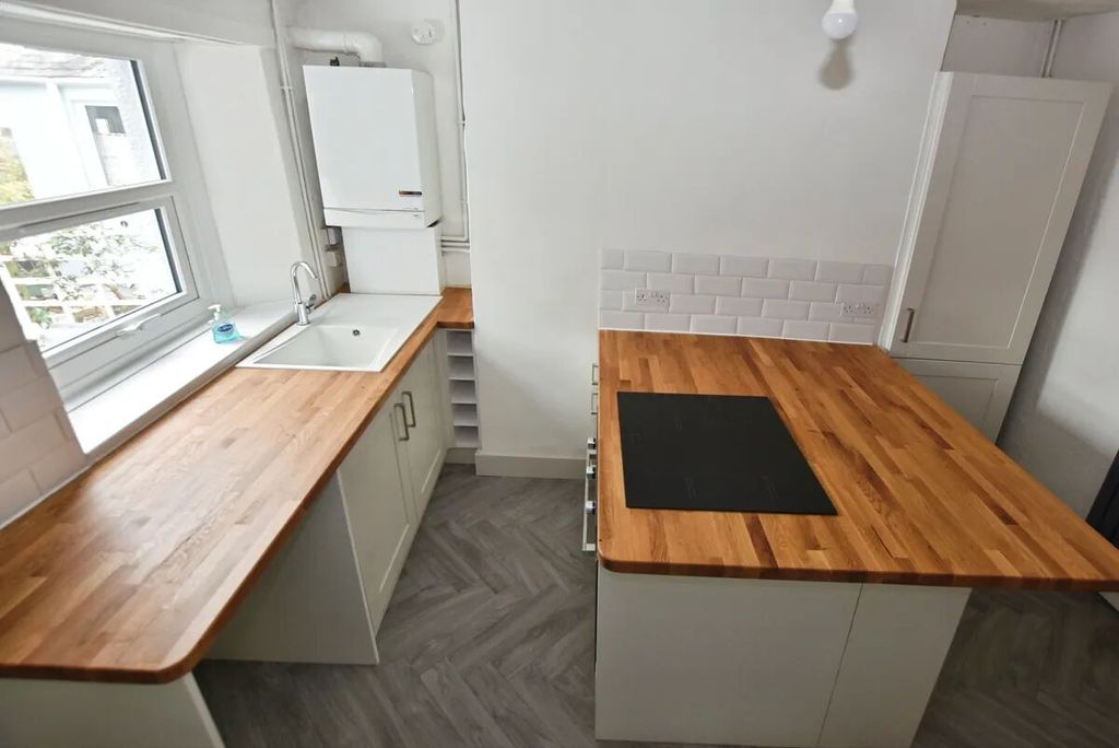 Property photo 3 of 14 Picture 3