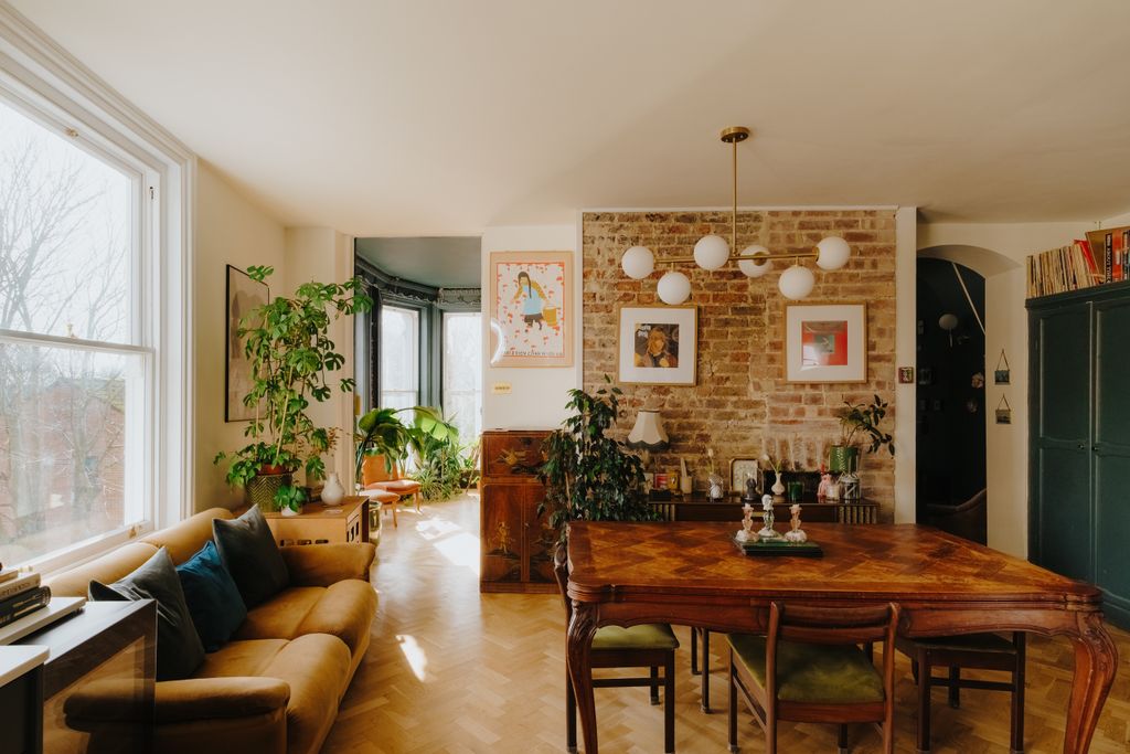 Property photo 1 of 27 Croft-Hastings-Elphinstoneroad-Interior-41