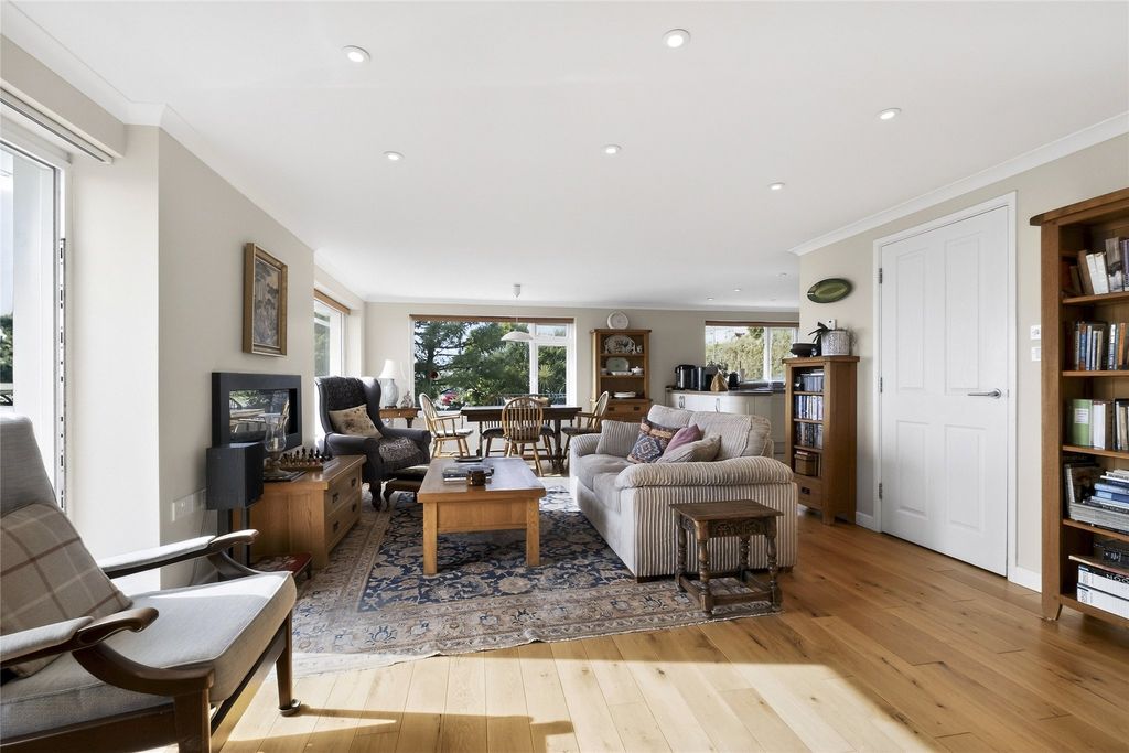 Property photo 3 of 17 Picture No. 20