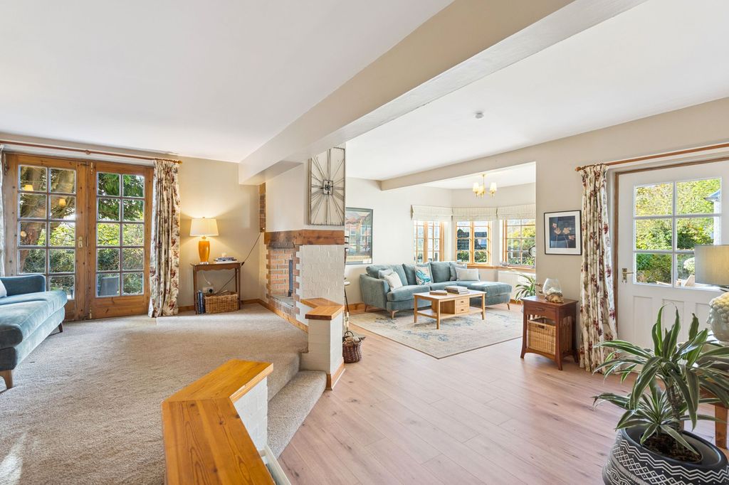 Property photo 3 of 40