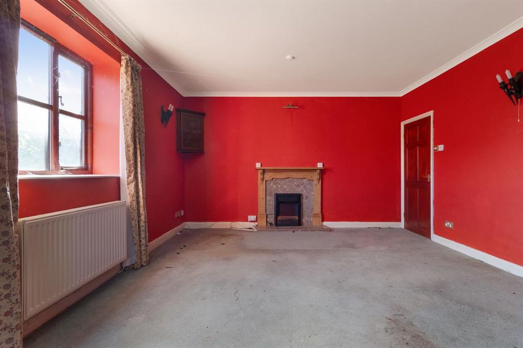 Property photo 3 of 17 Photo 4