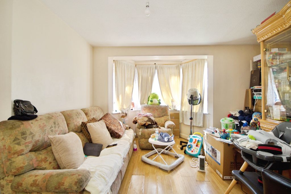 Property photo 3 of 20