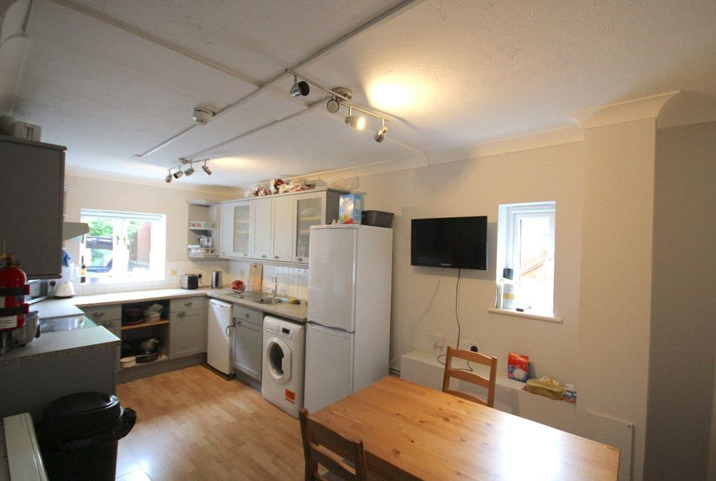 Property photo 2 of 11 Picture No. 10