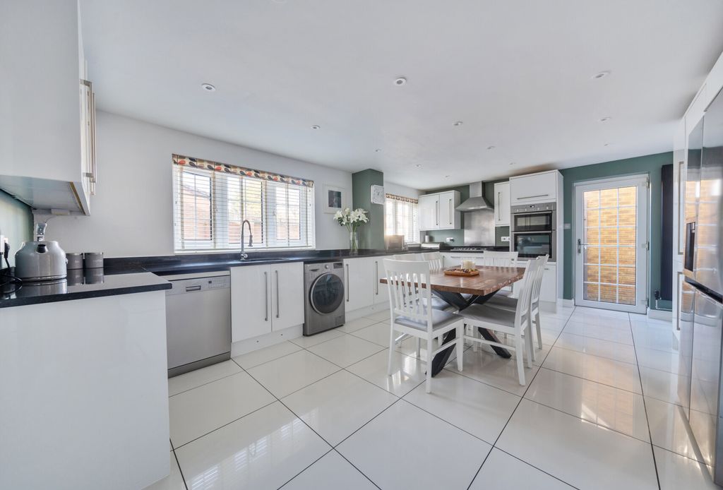 Property photo 2 of 21 Picture 2