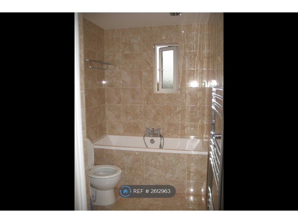 Property photo 2 of 8 Bathroom