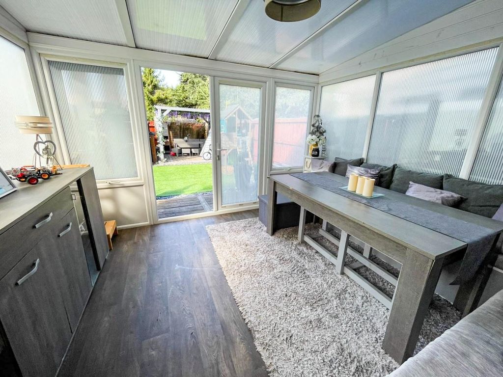 Property photo 2 of 10 Tlc_540062E6-Af89-4E3F-88De-905c93d4d97d_98Bdf5F.J