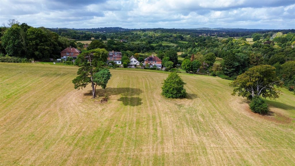 Property photo 2 of 42