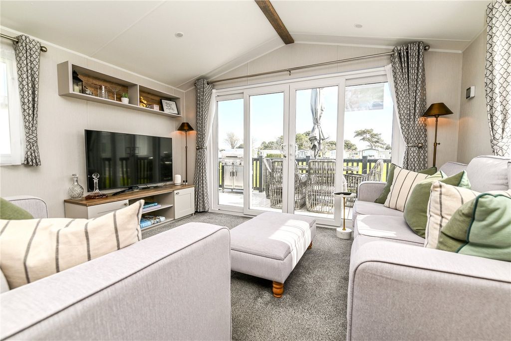 Property photo 2 of 18 Picture No. 03