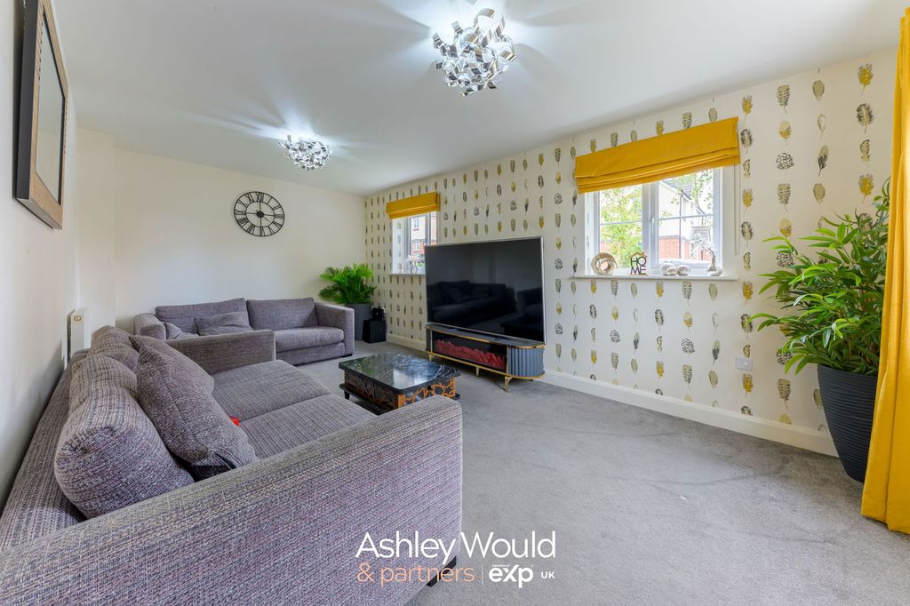 Property photo 2 of 17