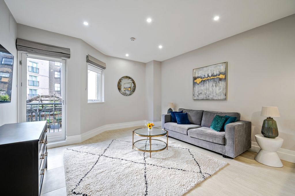 Property photo 3 of 18 1409106-3-698321c...