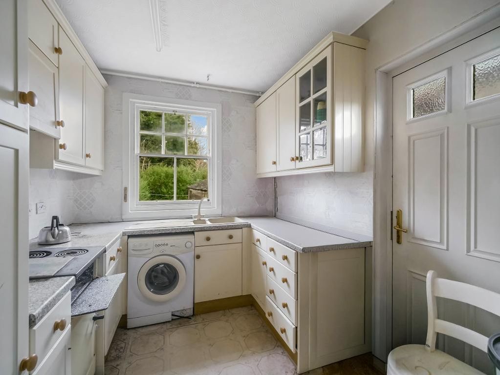 Property photo 3 of 21 Kitchen