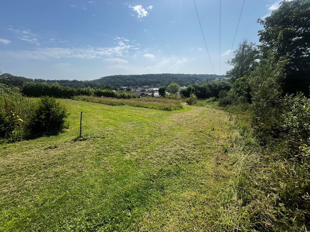 Property photo 2 of 5