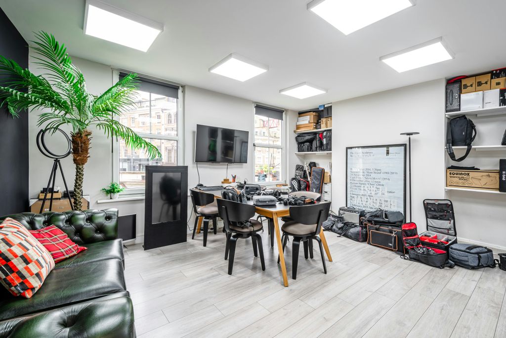 Property photo 1 of 17 City Rd 213 12F  1.Jpg